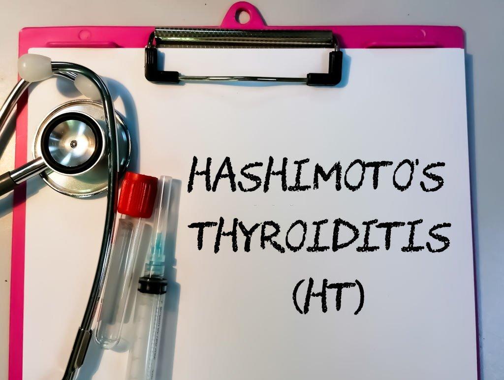 https://api.mediniom.com/api/v2/image/blog-main/Hashimoto's-Thyroiditis_1656830469635.jpeg