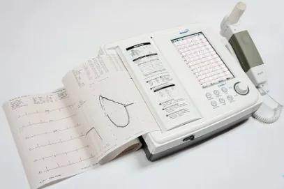 دستگاه اسپیرومتری (تست ریه) و ECG اکونت مدل Cardio M Plus   /مدینیوم