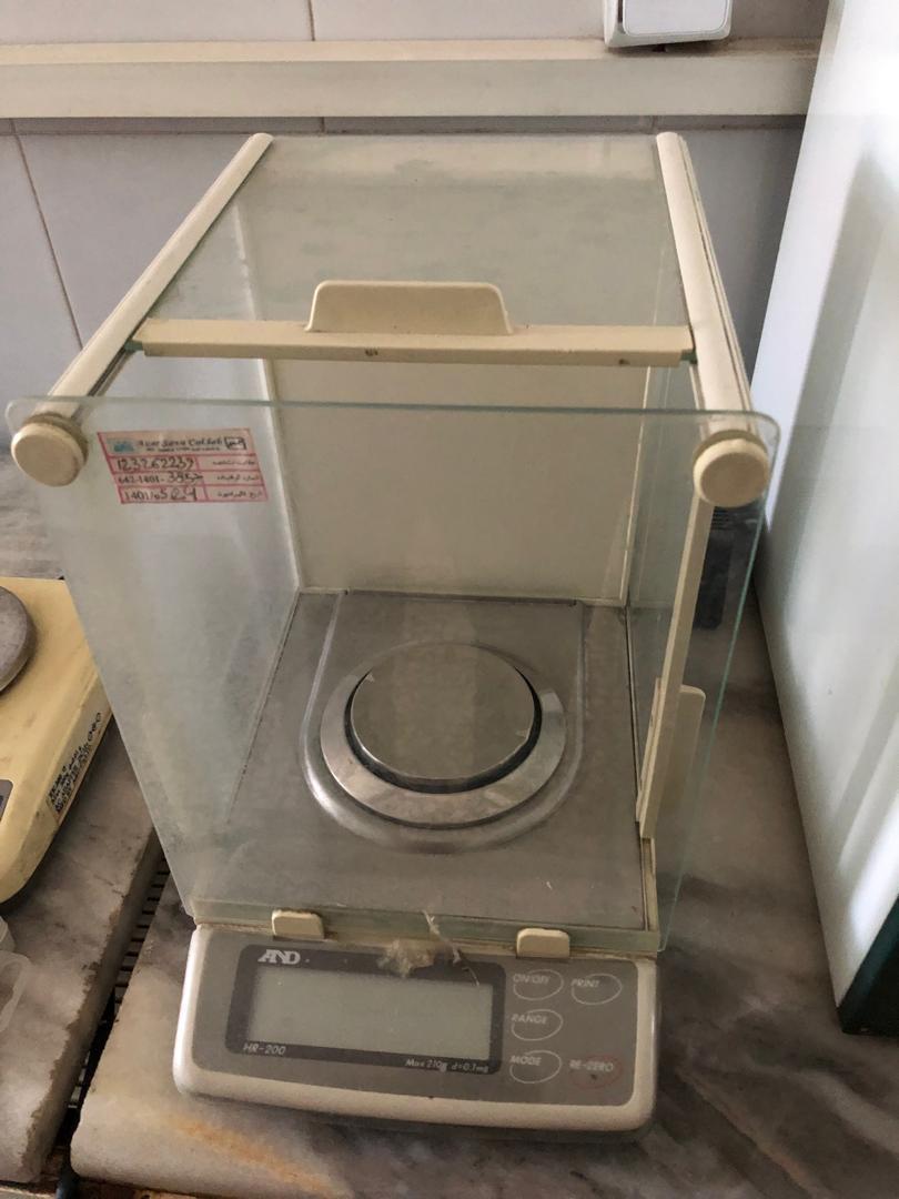 ترازوی پنج صفر ژاپنی andدست دو/مدینیوم