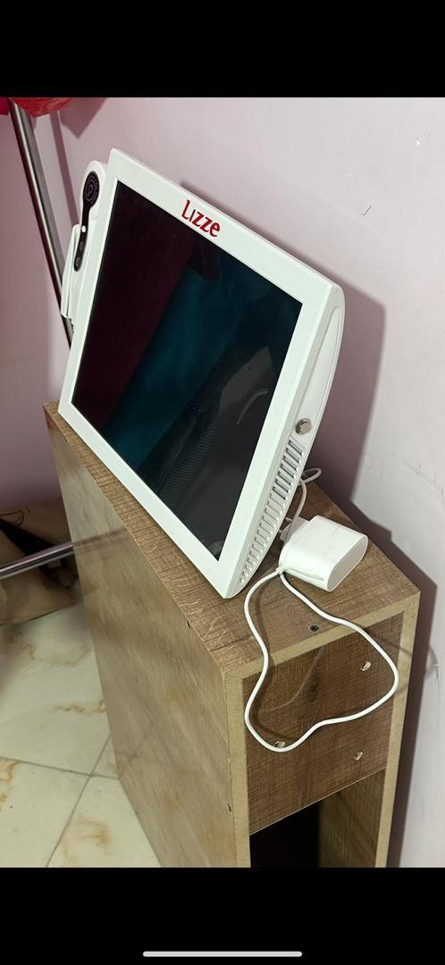 دستگاه آنالیز پوست و مو برند لیز دست دو/مدینیوم