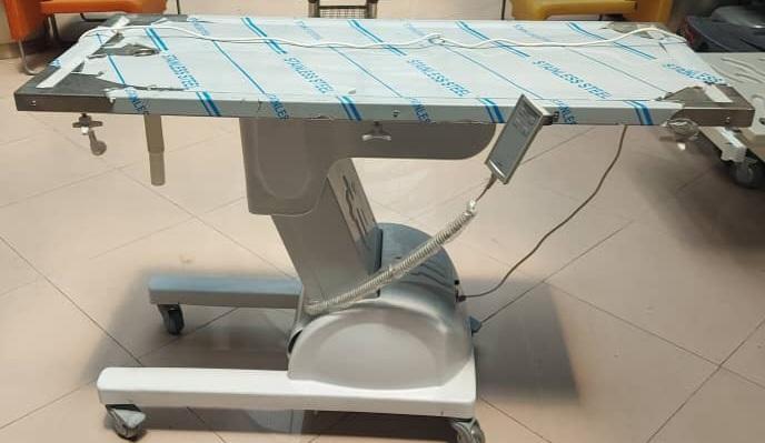 انواع میز جراحی مخصوص دام پزشکیدست دو/مدینیوم