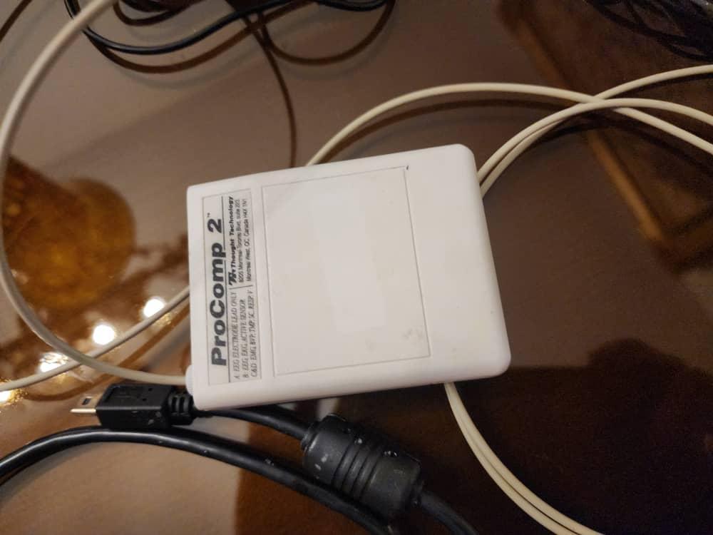 دستگاه نوروفیدبک پروکامپ ۲ شرکت فارمد تجهیز دست دو/مدینیوم