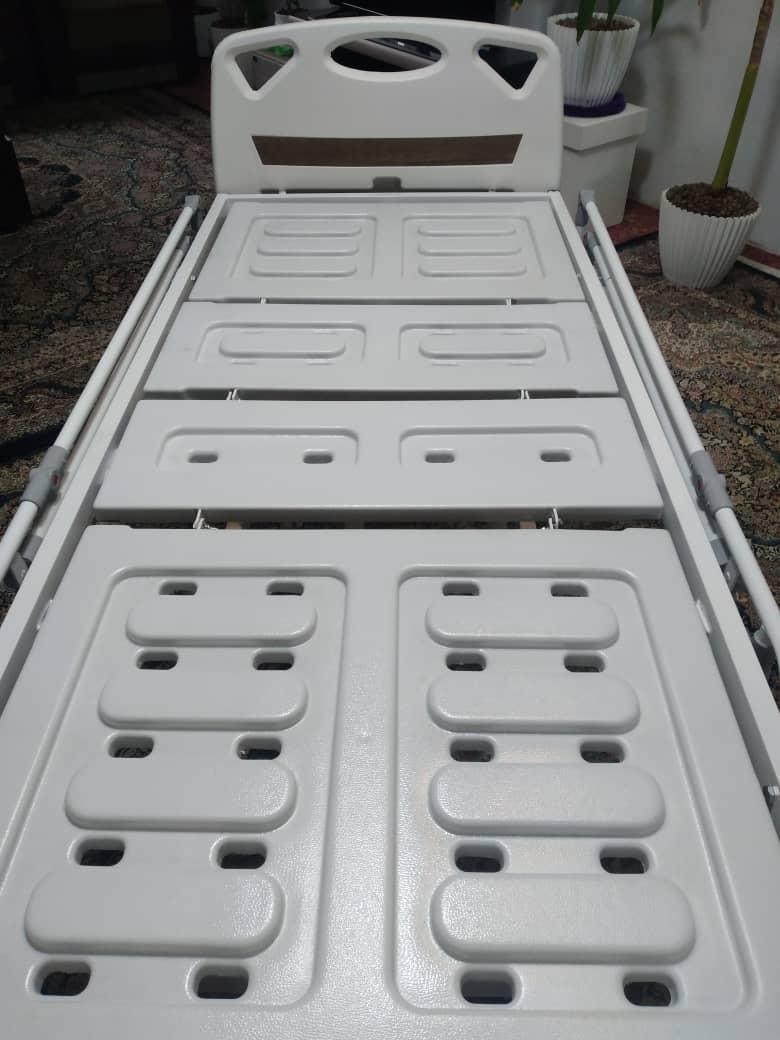 تخت بیماردست دو/مدینیوم