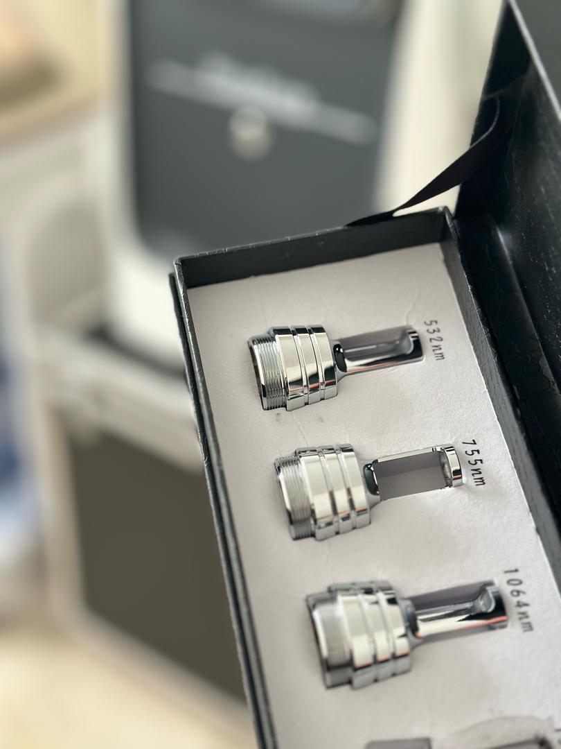 دستگاه هایفو التراگلد و کیوسوئیچ پیکوشور گرید aدست دو/مدینیوم