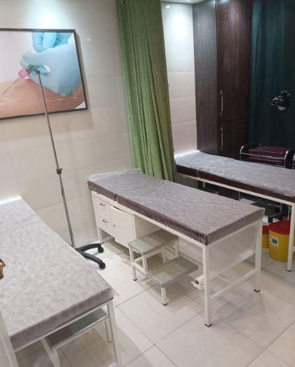 تخت بیماردست دو/مدینیوم