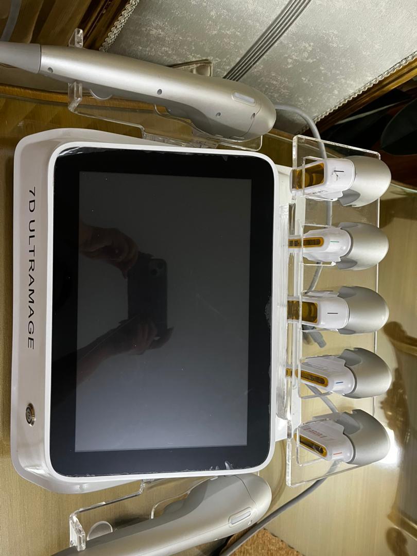 دستگاه جوانسازی پوست هایفو ۷ بعدیدست دو/مدینیوم