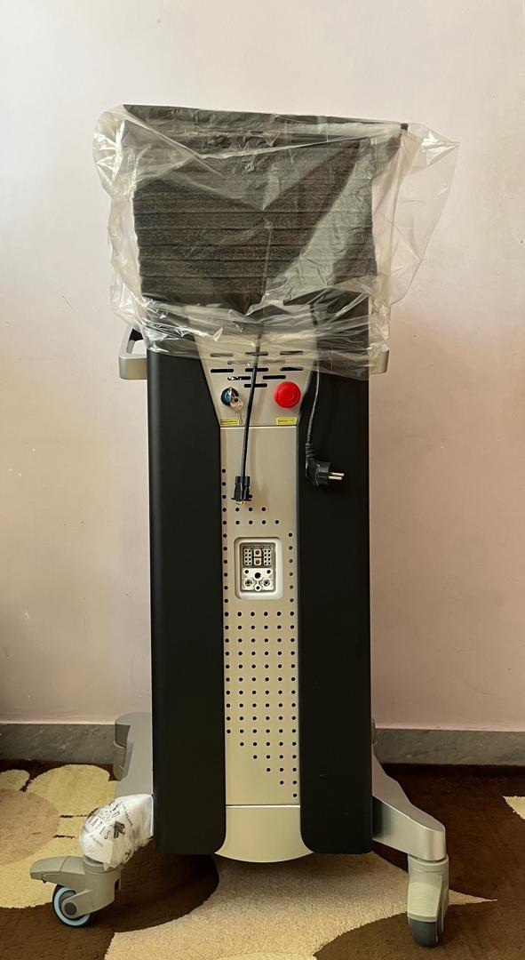 دستگاه لیزر مو نو/مدینیوم