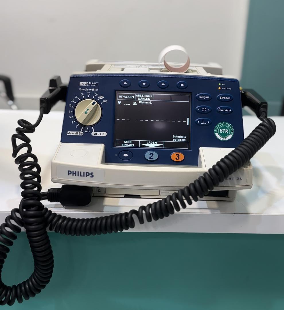 الكتروشوك بايوفيزيك مارك philips مدل heart start دست دو/مدینیوم