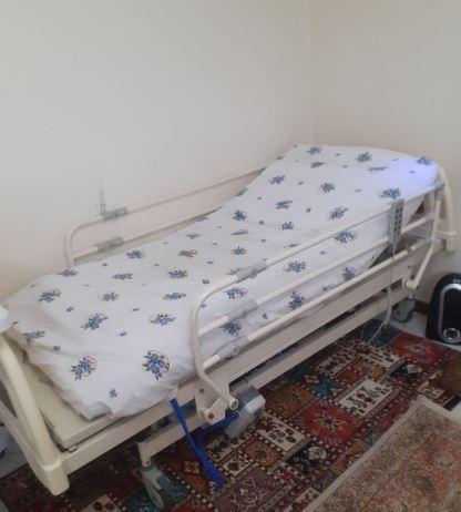 تخت بیمارستانی با تشک مواجدست دو/مدینیوم