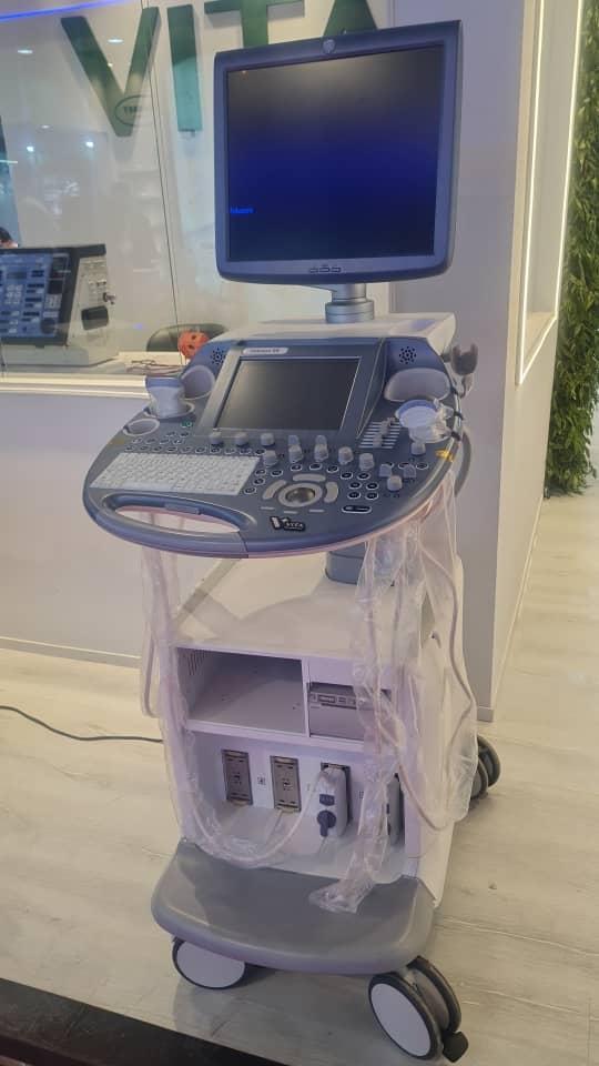 دستگاه سونوگرافی GE Voluson E8 مدل BT14نو/مدینیوم