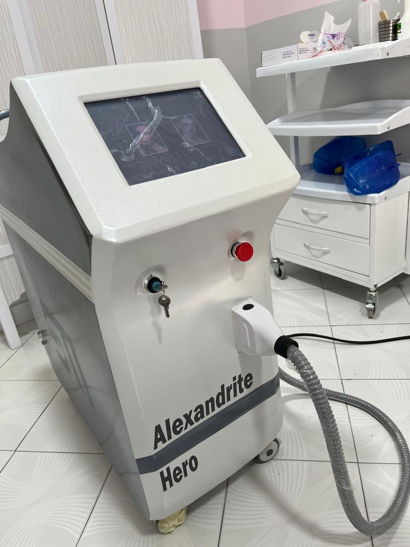 دستگاه لیزر الکساندرایت هیرو ۱۲۰۰ واتدست دو/مدینیوم