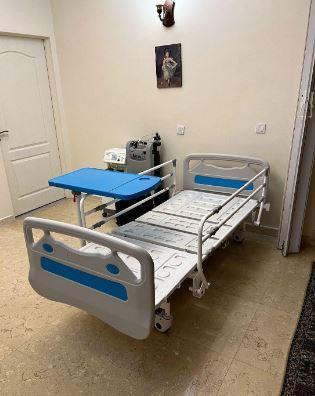 تخت بیمارستانی ۳ شکن قابل تنظیم ارتفاع   /مدینیوم