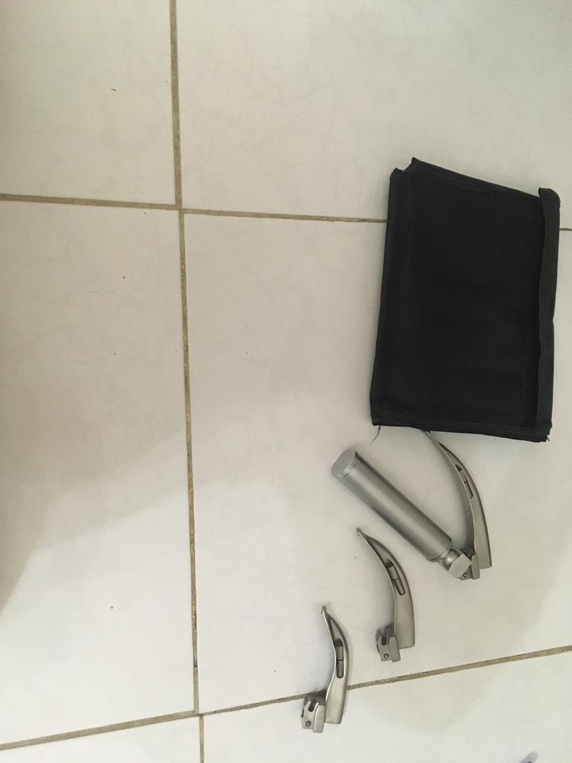 لارنگوسکوپنو/مدینیوم