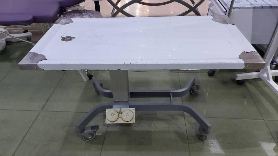 انواع میز جراحی مخصوص دام پزشکیدست دو/مدینیوم