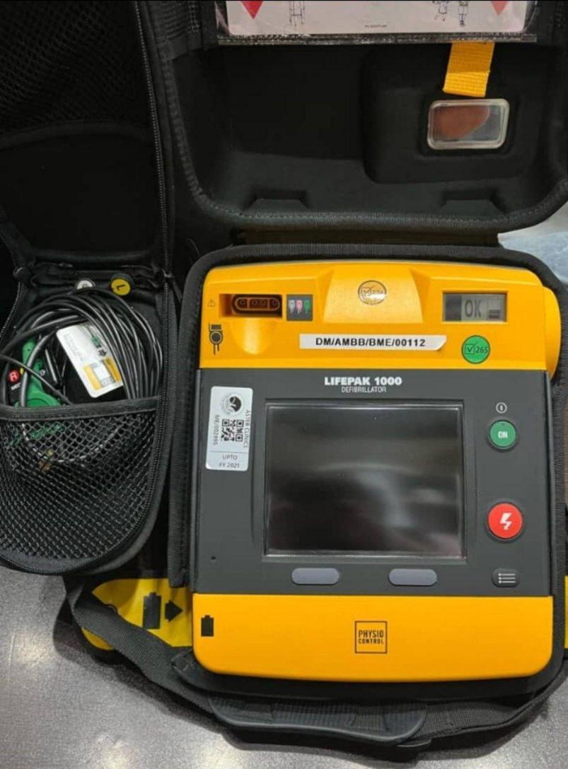 الکتروشوک Aed برند لایف پک مدل لایف پک ۱۰۰۰دست دو/مدینیوم