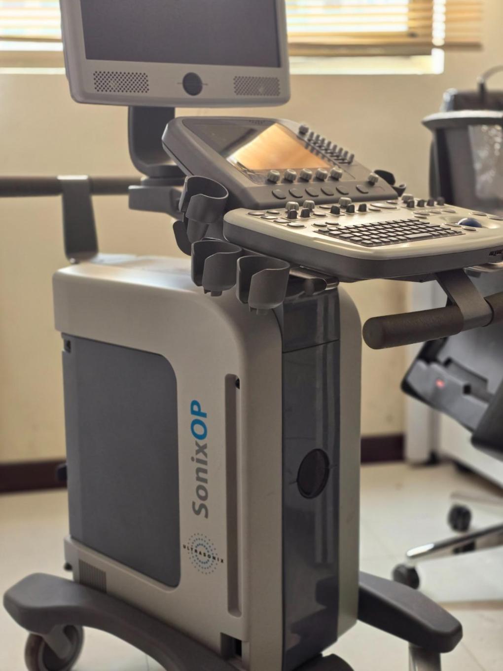 دستگاه سونوگرافی مبله برند ULTRASONIX مدل OPدست دو/مدینیوم