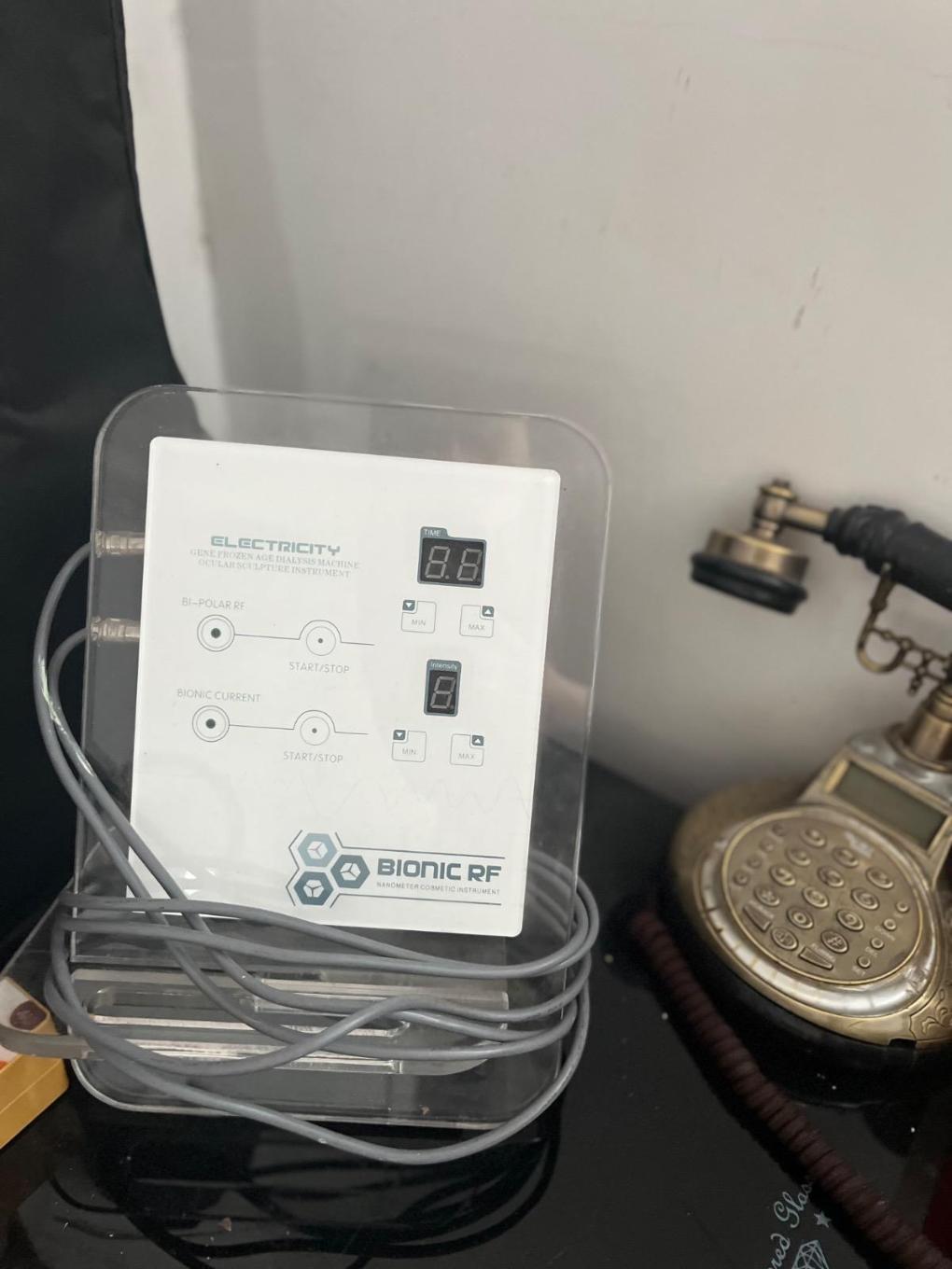 میکرودرم نوردرمانی ElEctrlcltyدست دو/مدینیوم