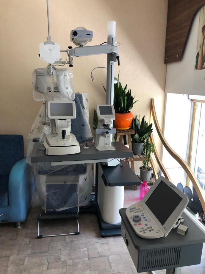 یونیت چشم پزشکی با برند تاپکان ژاپن همراه با لنزومتر CL 300 ,اتو رفرکتومتر .فروپتر .همگی تاپکاننو/مدینیوم