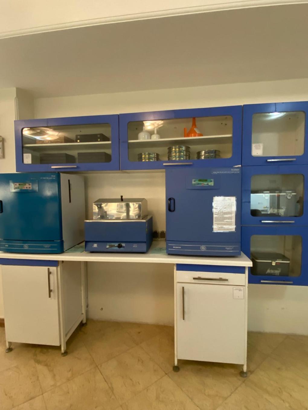 فروش یکجای آزمایشگاه تازه تاسیس پاتوبیولوژی نو/مدینیوم