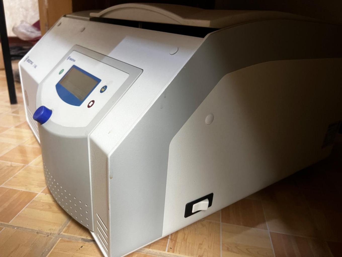 سانتريفيوژ يخچال دار سيگما ١٦ ۲ kدست دو/مدینیوم