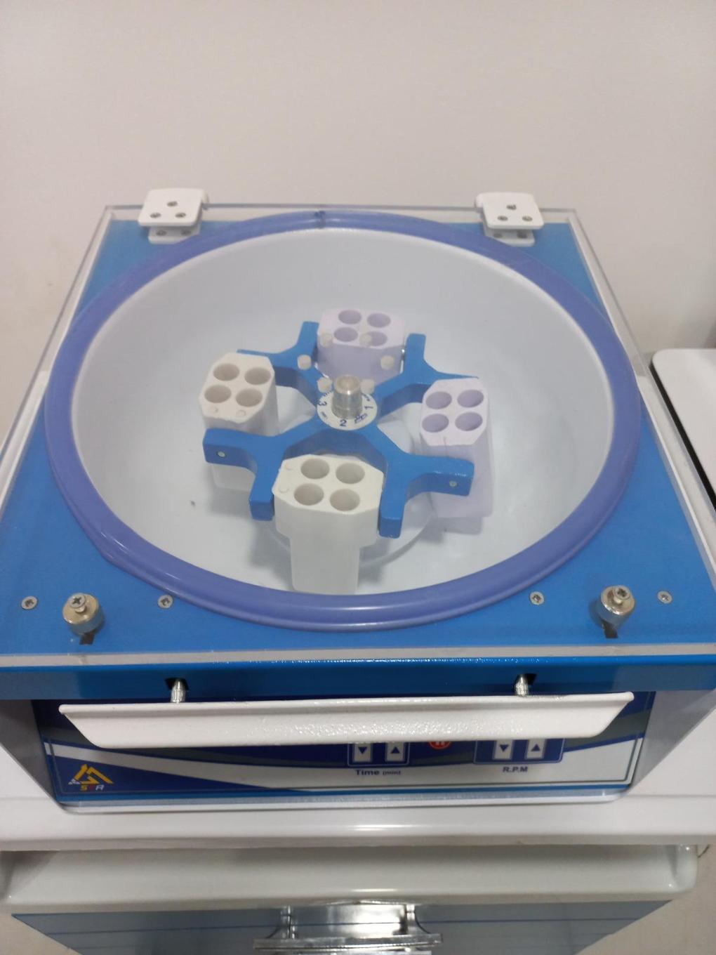 دستگاه سانتریفیوژ 16 شاخه یونیورسالنو/مدینیوم