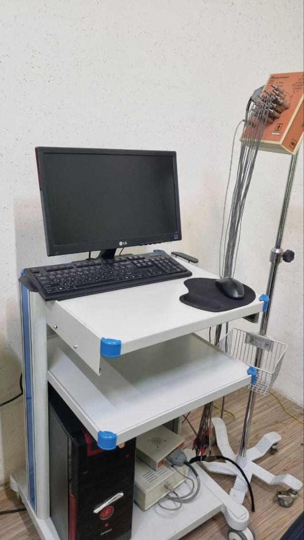 دستگاه نقشه مغزی qeegدست دو/مدینیوم