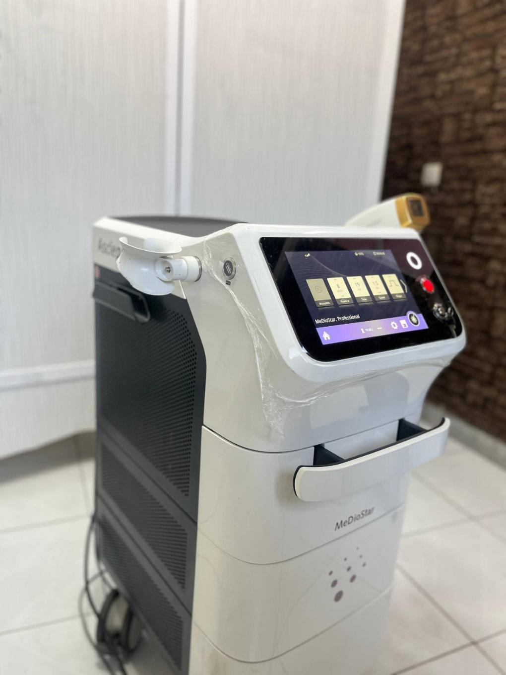 دستگاه لیزر مدیو استار مونولیتدست دو/مدینیوم