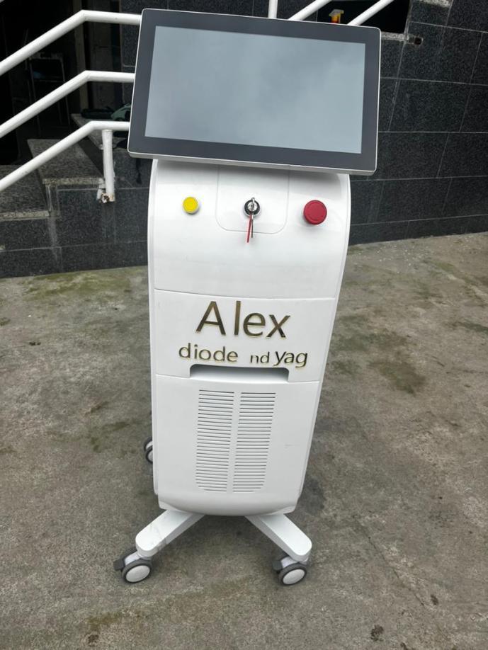 دستگاه لیزر دایود ان دی یگدست دو/مدینیوم