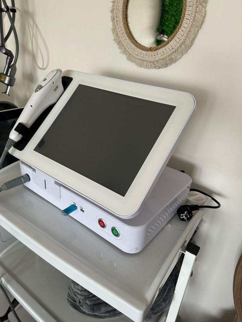 دستگاه هایفوتراپی ۸ بعدی مدل FG660D+ برند ADSSدست دو/مدینیوم