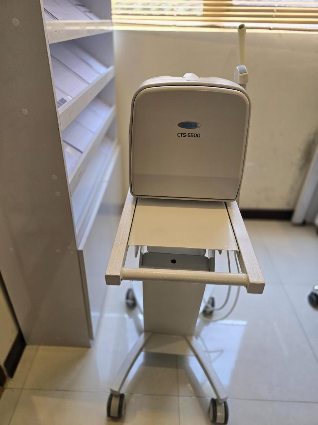 دستگاه سونوگرافی پرتابل برند SIUI مدل CTS-5500دست دو/مدینیوم