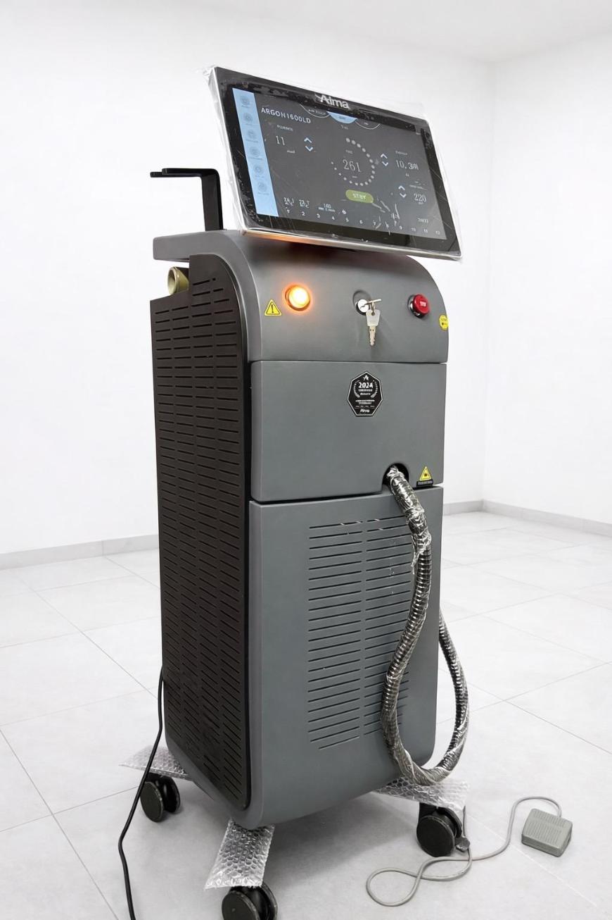 دستگاه لیزر تیتانیوم KM 2024دست دو/مدینیوم