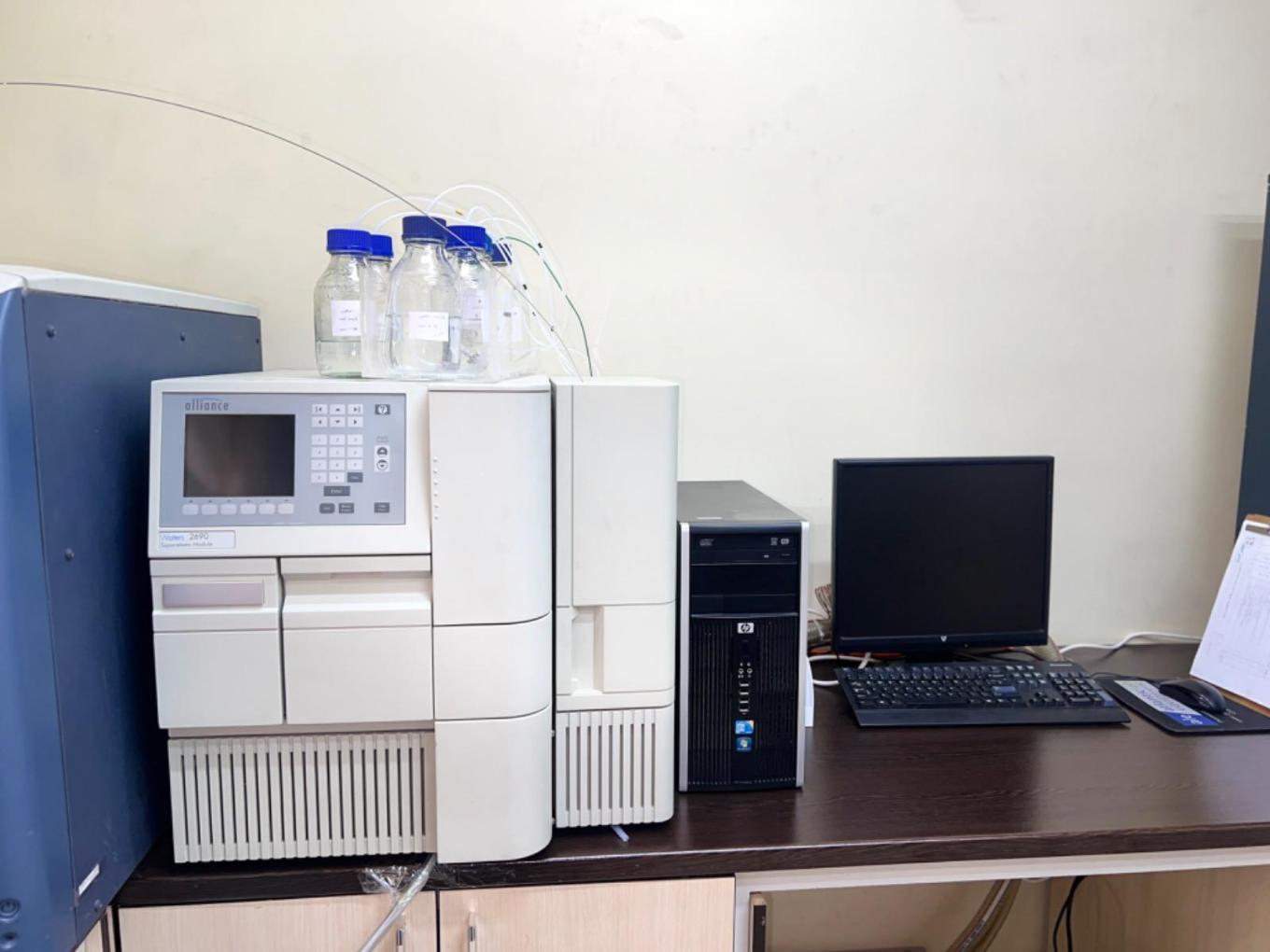 HPLC Waters 2795دست دو/مدینیوم