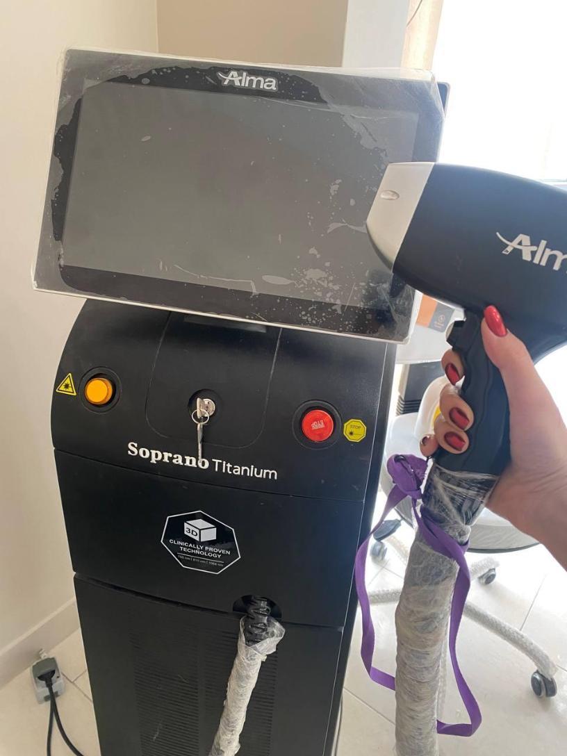 دستگاه لیزر سه طولموج Soprano Titanium 2021 خرید از کمپانی Argon Medicalدست دو/مدینیوم