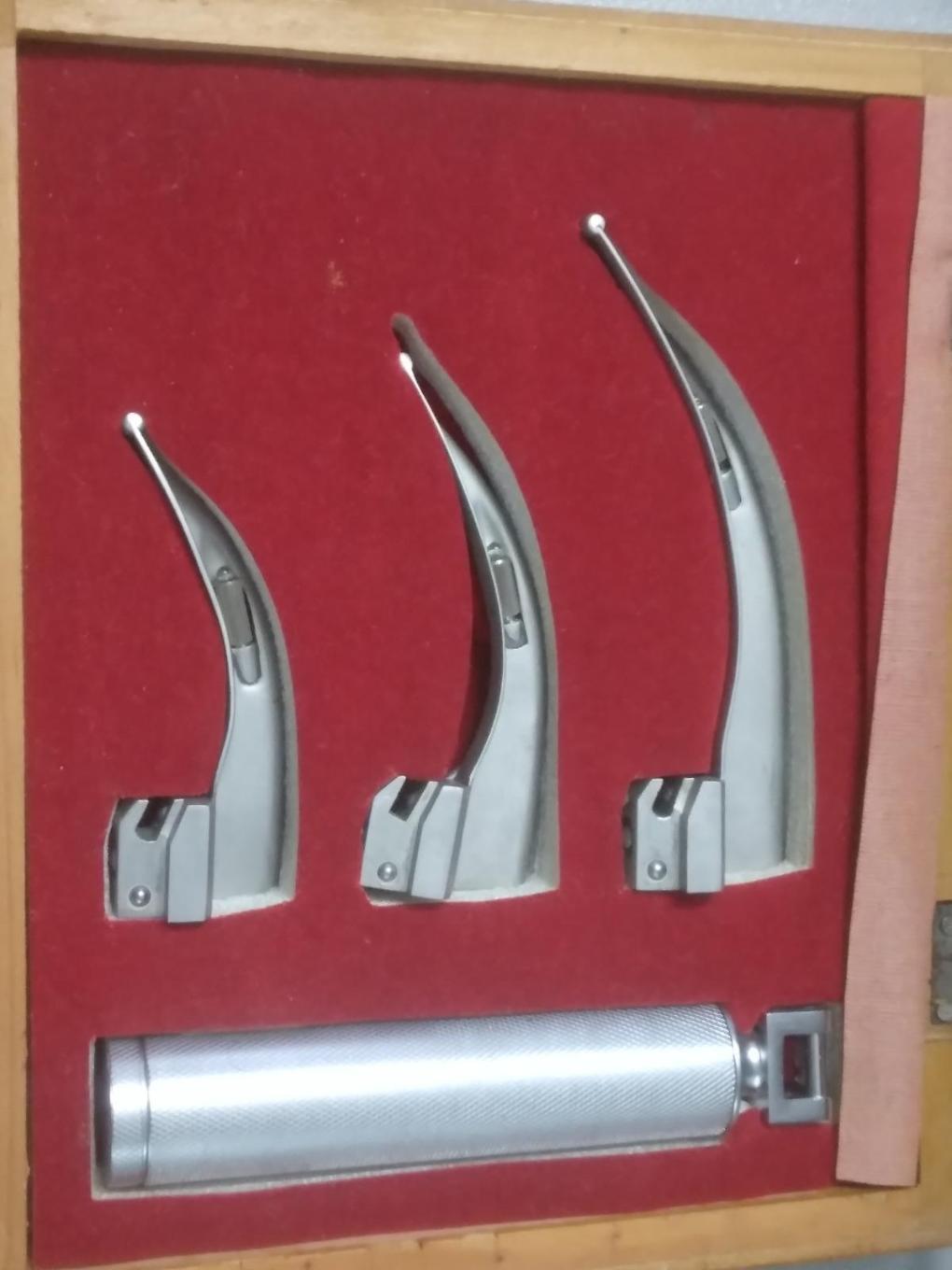 لارانگوسکوپدست دو/مدینیوم