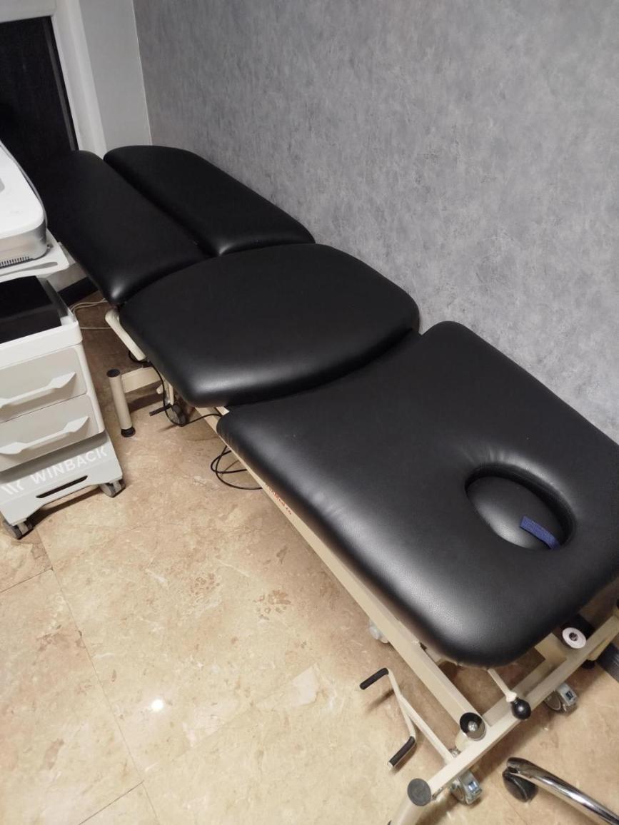 تخت فیزیوتراپی و ماساژ ( چوبی و برقی )نو/مدینیوم
