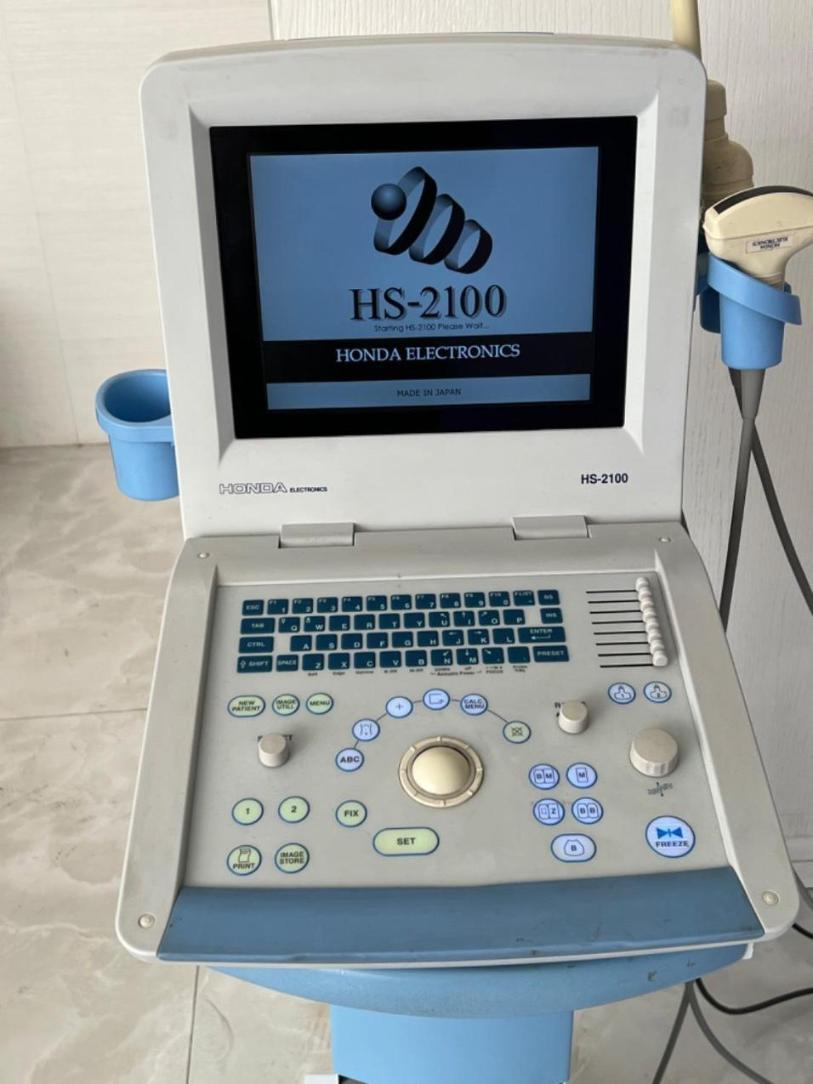 دستگاه سونوگرافی هوندا مدل HS-2100 پرتابلدست دو/مدینیوم