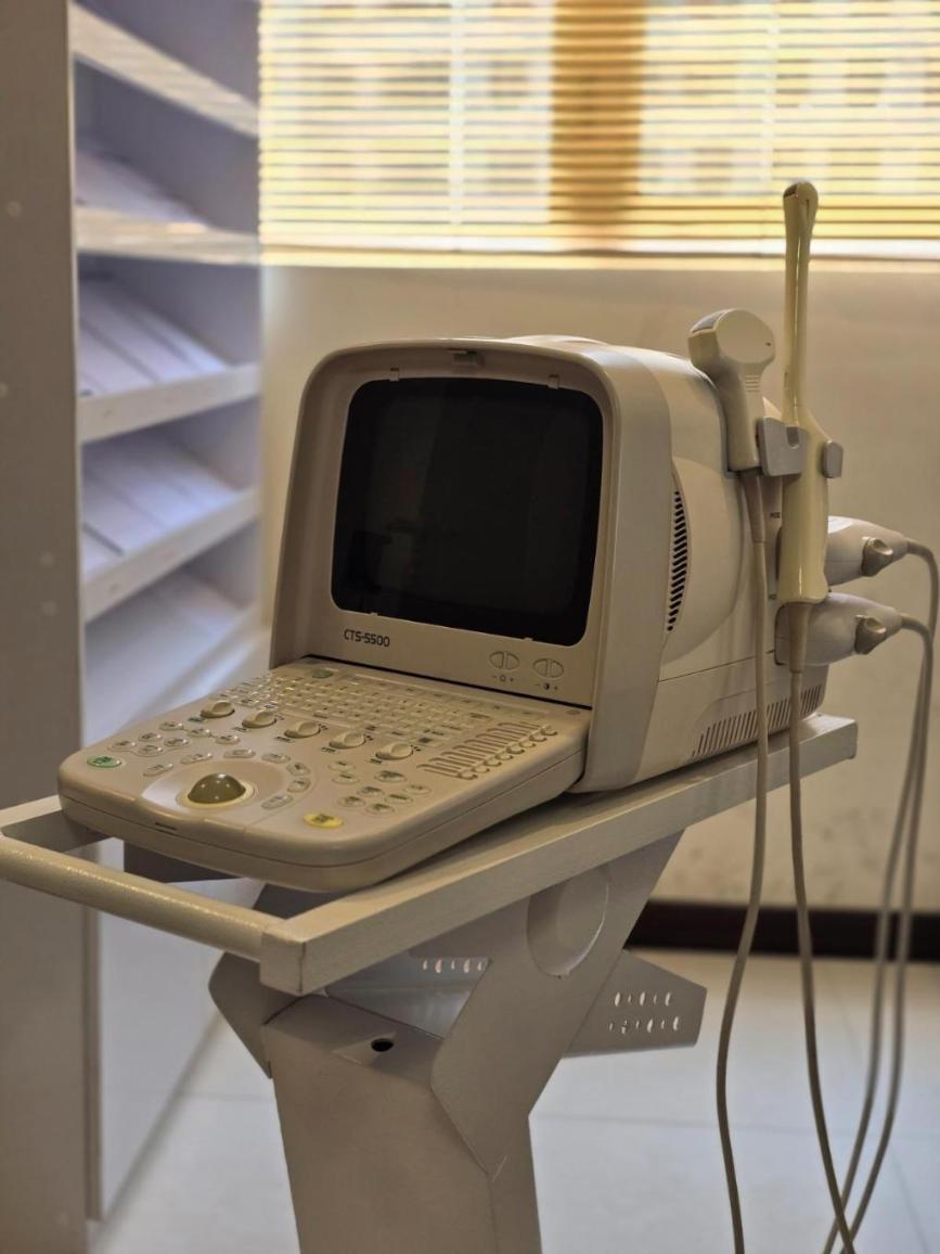 دستگاه سونوگرافی پرتابل برند SIUI مدل CTS-5500دست دو/مدینیوم