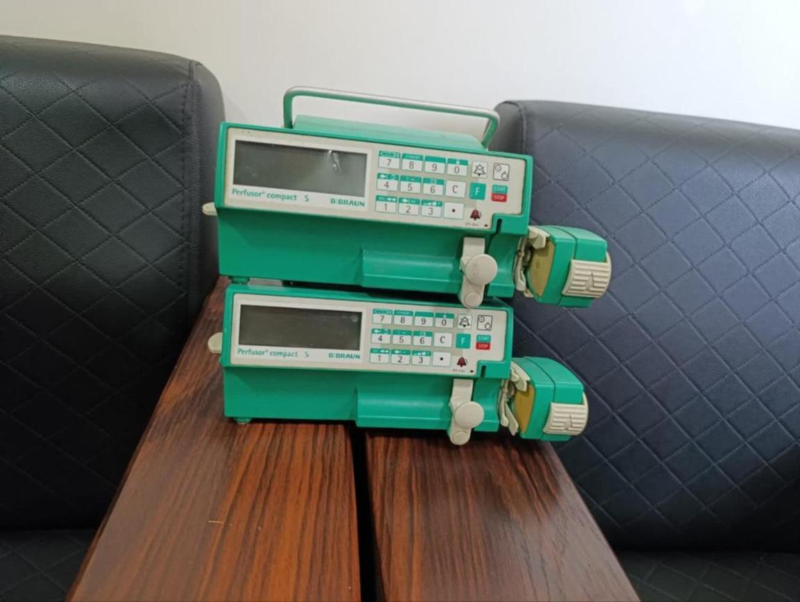 پمپ سرنگ کارکرده آلمانیدست دو/مدینیوم