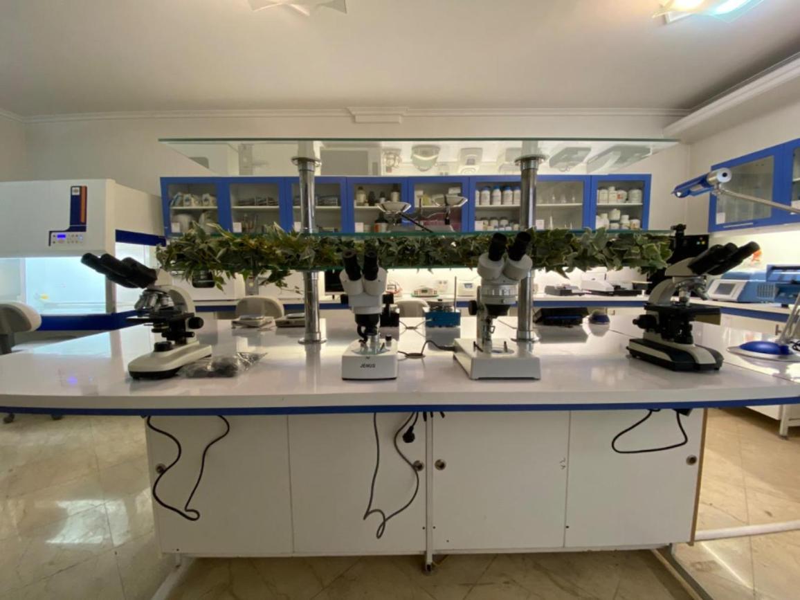 فروش یکجای آزمایشگاه تازه تاسیس پاتوبیولوژی نو/مدینیوم