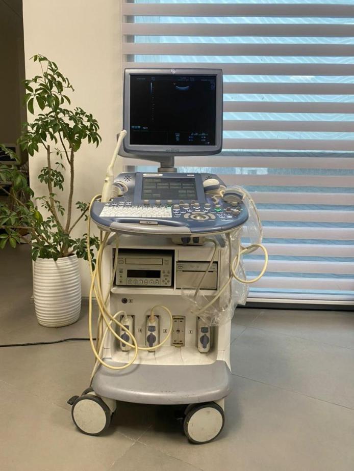 دستگاه سونوگرافی GE Voluson E8 BT13دست دو/مدینیوم