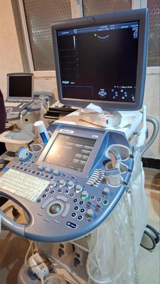 دستگاه سونوگرافی برندGE آمریکا مدل voluson E8 bt14دست دو/مدینیوم