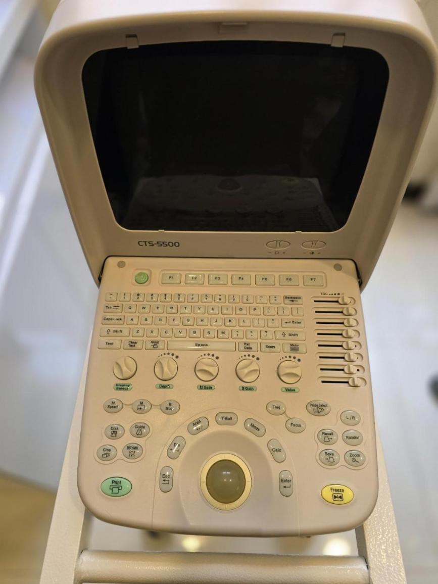 دستگاه سونوگرافی پرتابل برند SIUI مدل CTS-5500دست دو/مدینیوم