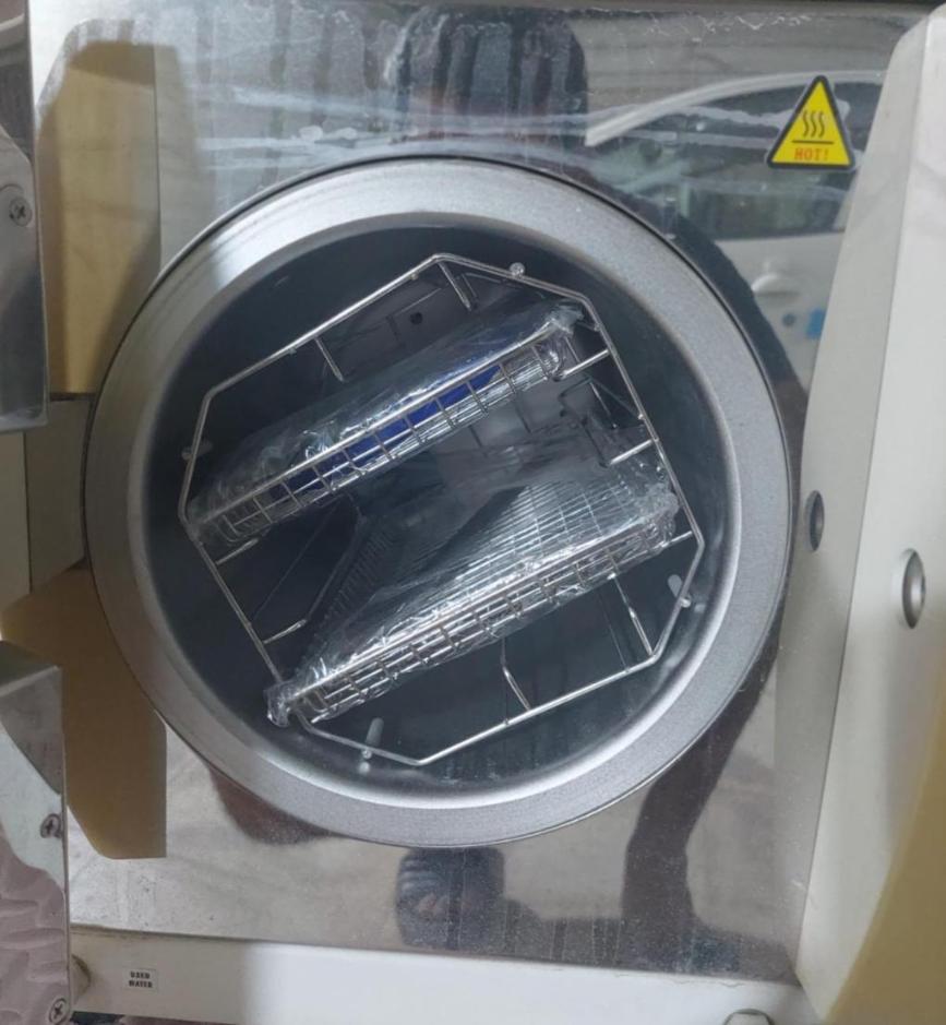 اتوکلاو دندانپزشکی و گپسول های اکسیژن در احجام مختلفنو/مدینیوم