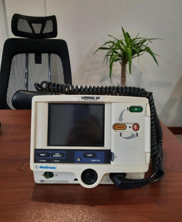 الکتروشوک برند لایف پک مدل لایف پک ۲۰ بایفیزیک ساخت امریکادست دو/مدینیوم