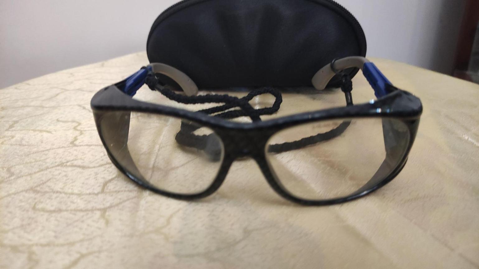 دو عینک محافظ اشعه ایکسدست دو/مدینیوم