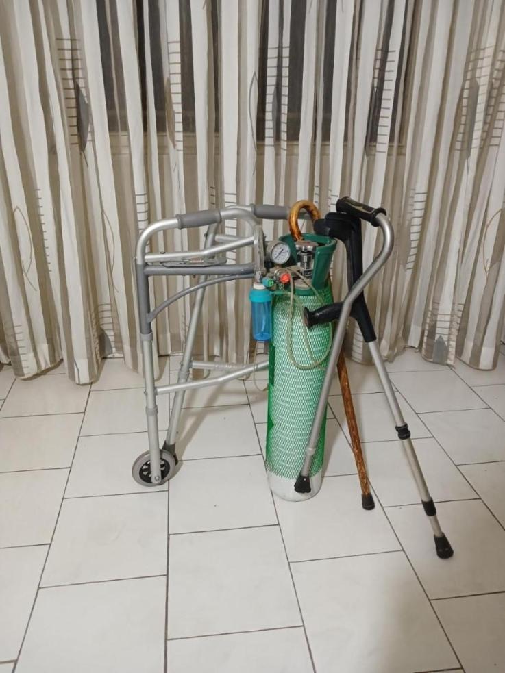 عصا واکر سیلندر هوا مانومتر و دماغی تشک مواجدست دو/مدینیوم