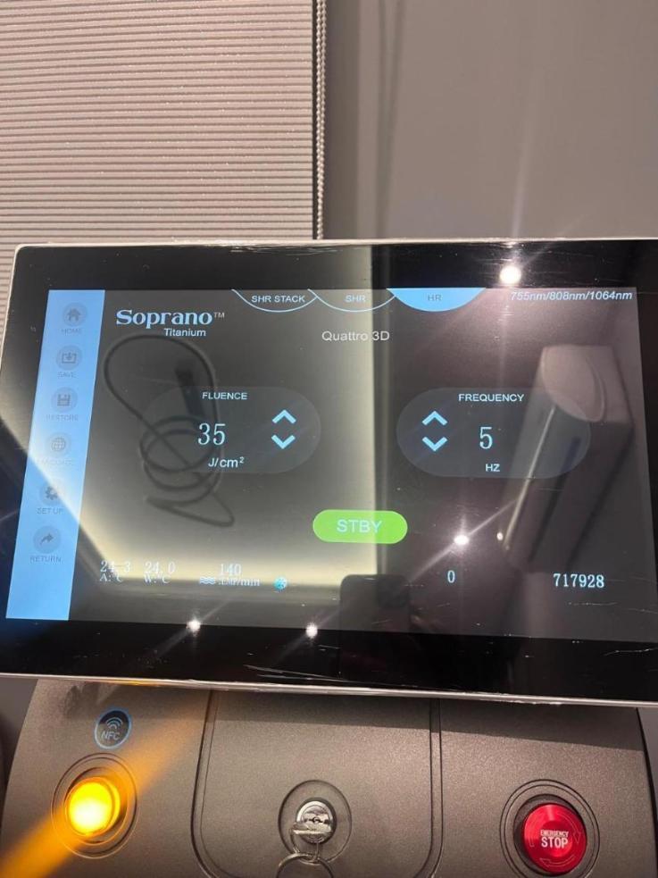 دستگاه لیزر سوپرانو تیتانیوم ۲۰۲۴ km اصلدست دو/مدینیوم
