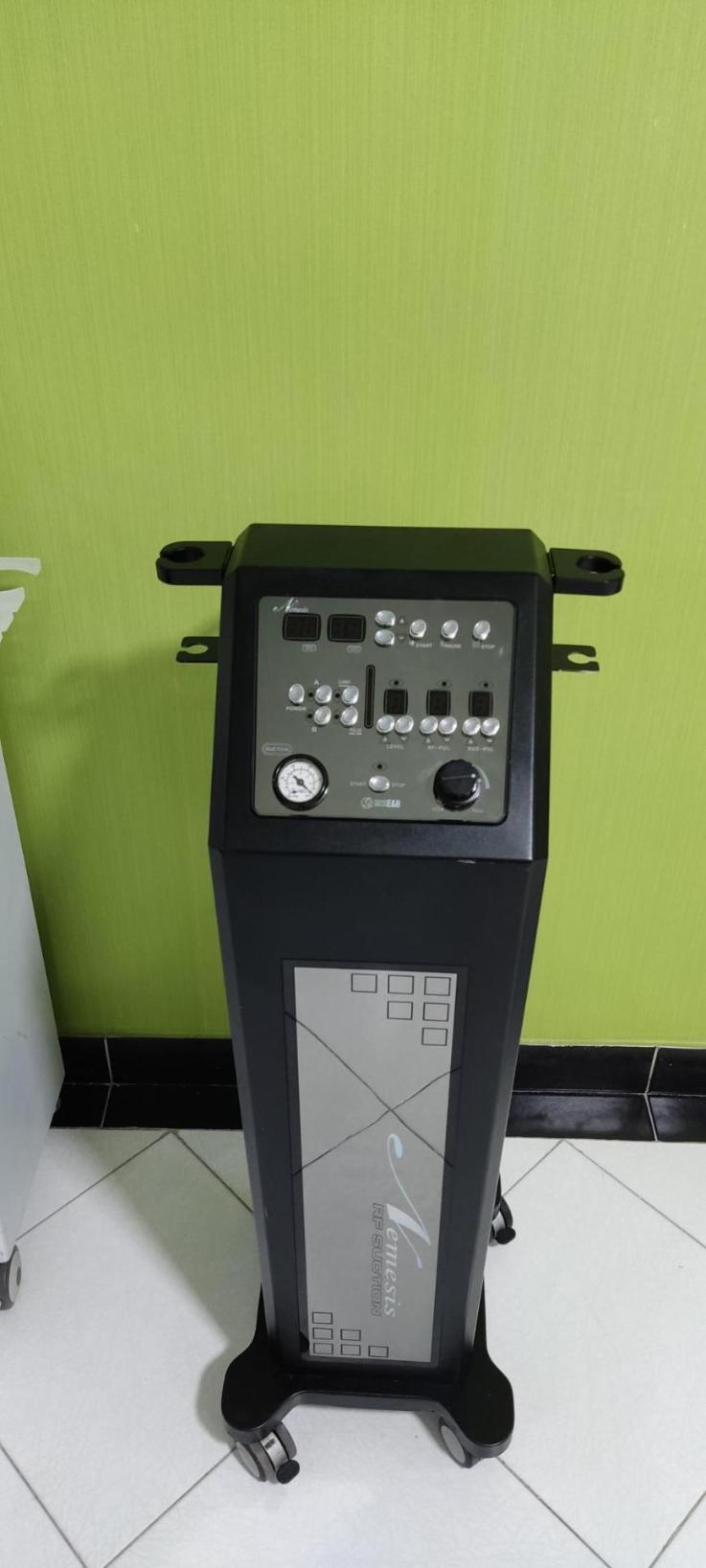 RF Nemesis دستگاه آر آف وکیوم نمسیسدست دو/مدینیوم