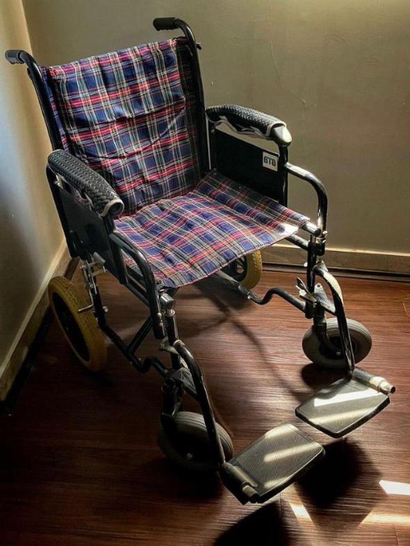 تخت بیمارستانی سه شکن برقی ویلچردست دو/مدینیوم