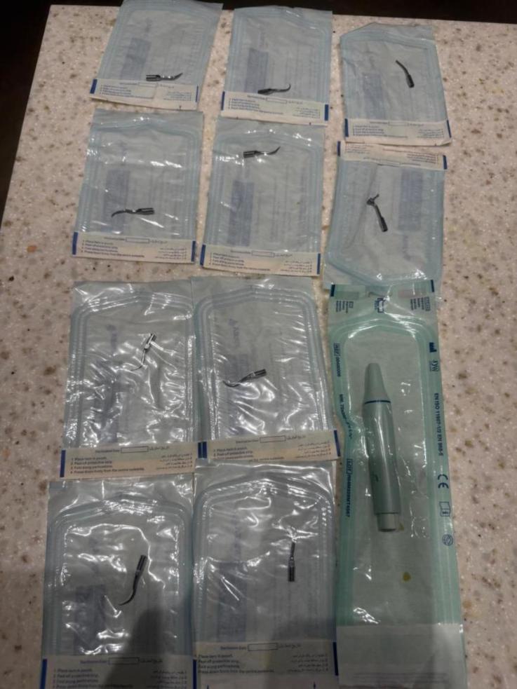 تعدادي وسايل دندانپزشكي در حد نودست دو/مدینیوم